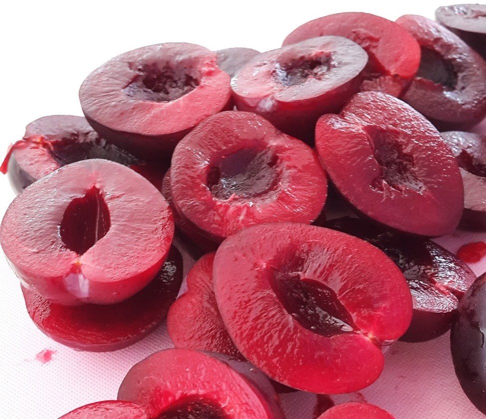 Plums Black Doris - 4kg Carton